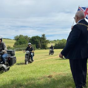 And they are off – the Mayor and Mayoress of Swale Waiving off the the 70th Sittingbourne Run 